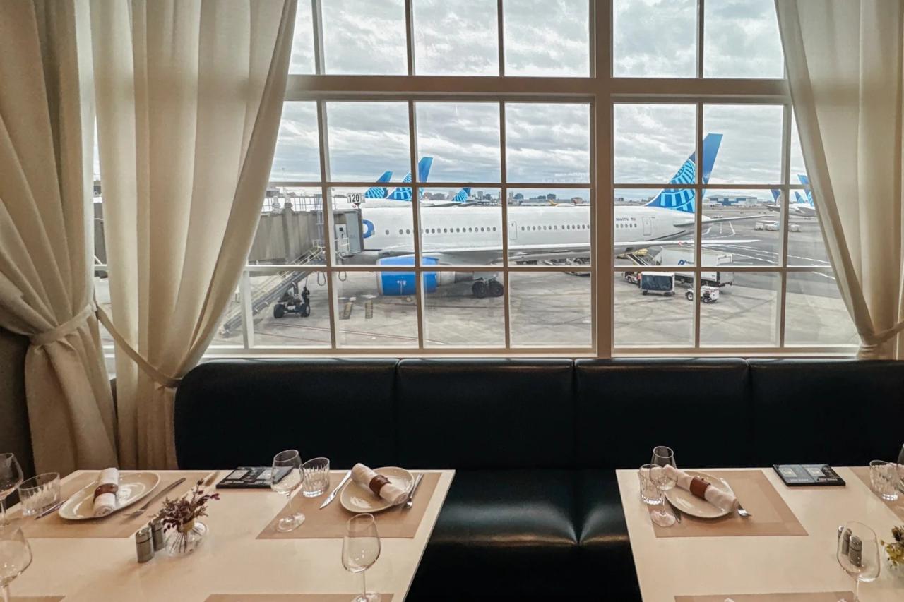 United Airlines Newark Restaurant Classified Reopens