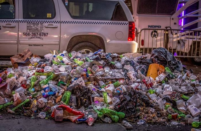 Recycledat new orleans collects discarded cans mardi gras parades charity