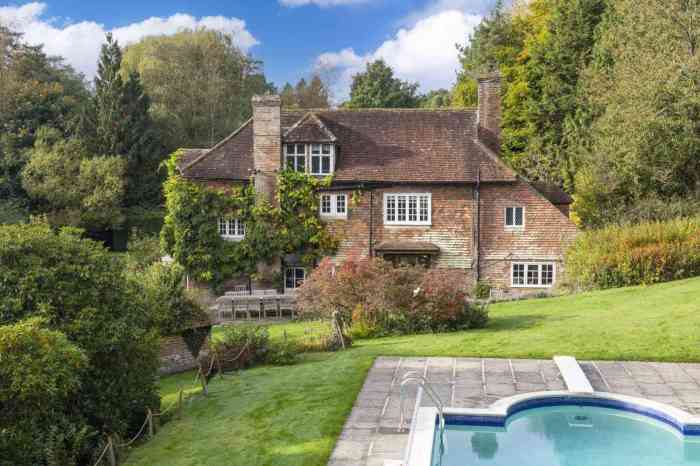 Cotchford farm english countryside farmhouse winnie the pooh