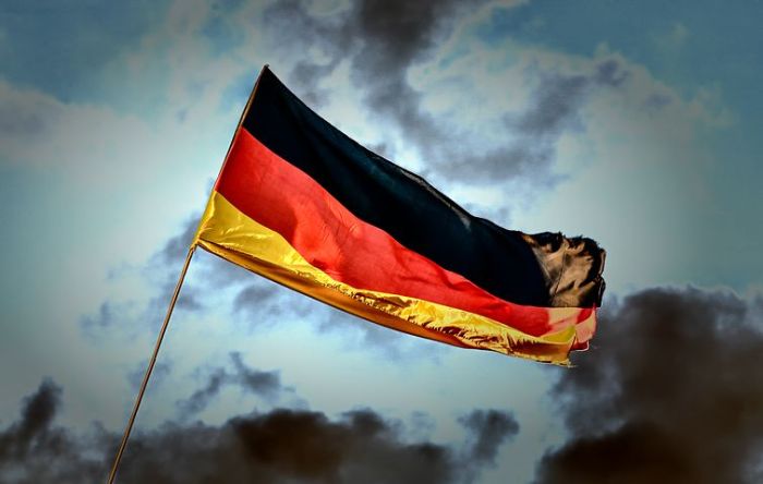 German pool nodles social distancing