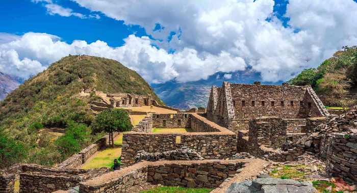 Hike to choquequirao peru