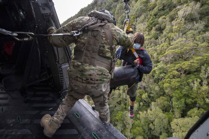 New Zealand asks locals to help save foreign hikers’ lives after spate ... Gadgets alert rescuers abroad for nz trampers