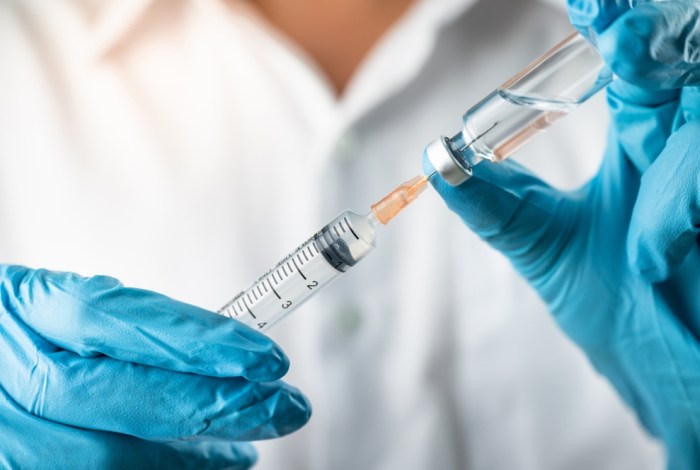Ethics of vaccine tourism