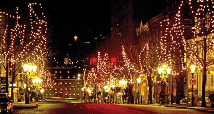 The Town Of Bethlehem, Pennsylvania Goes All Out For Christmas Bethlehem pennsylvania christmas city holiday must visit